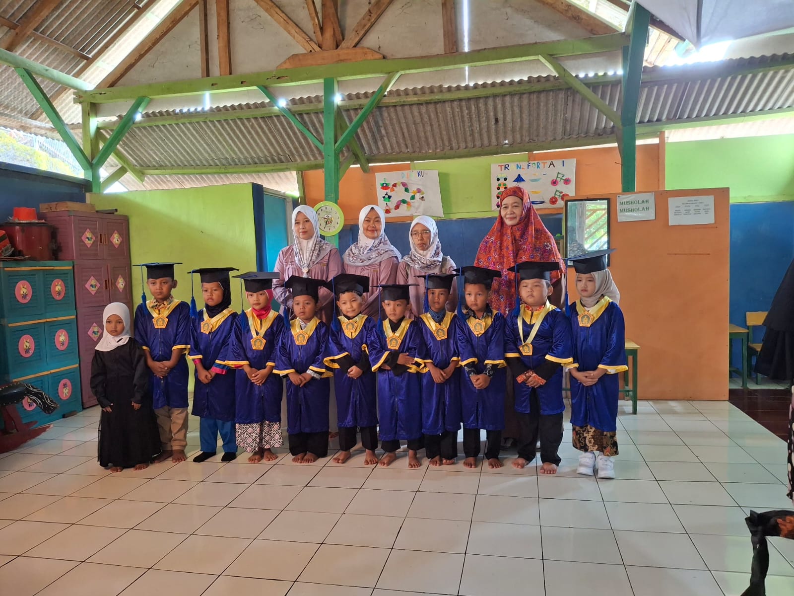 Wisuda 1
